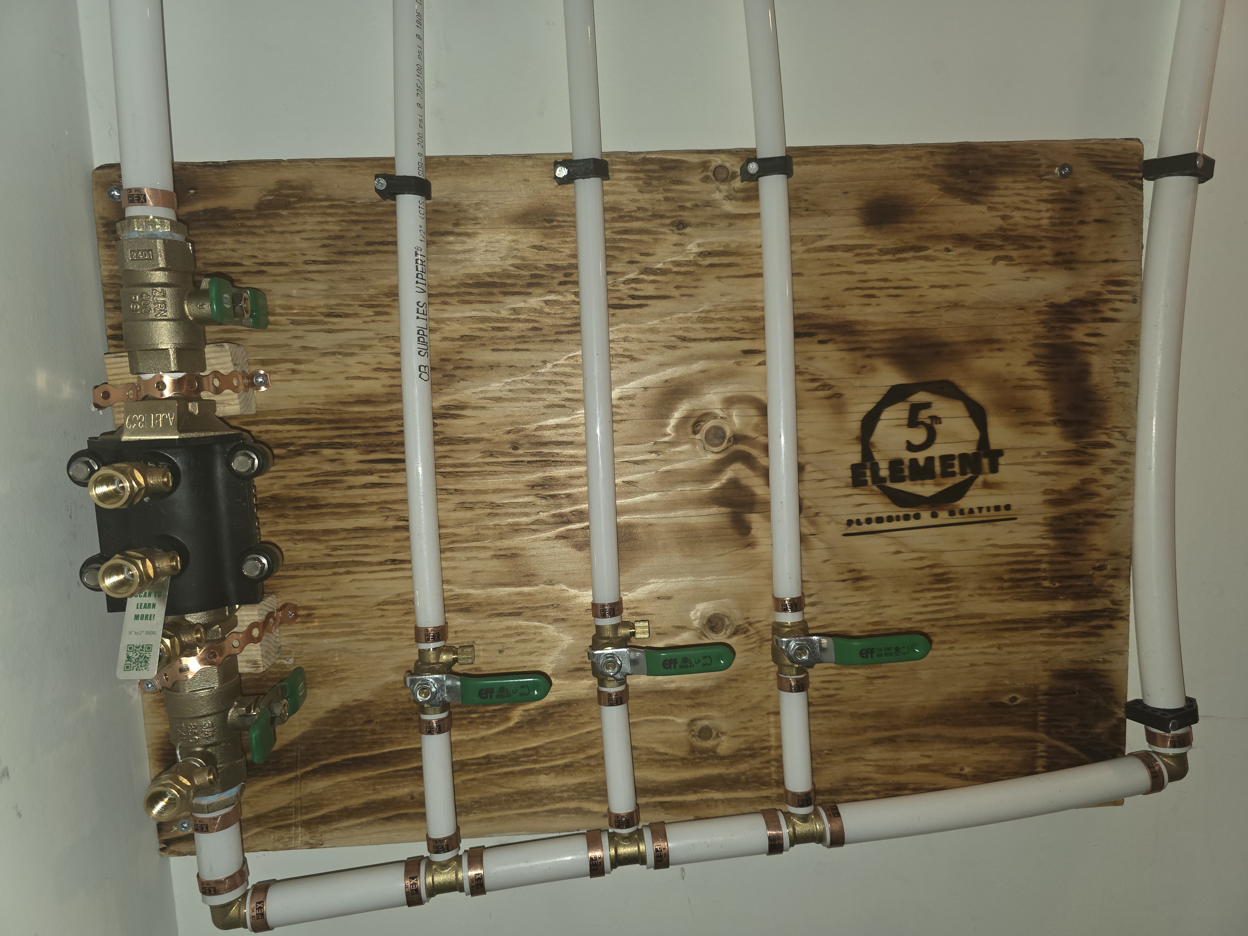 Finished residential bathroom fixture installation